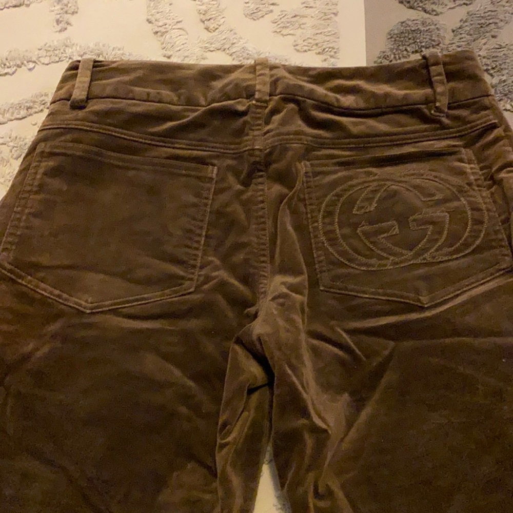 Super cute Gucci….small hole under back belt loop…not noticeable